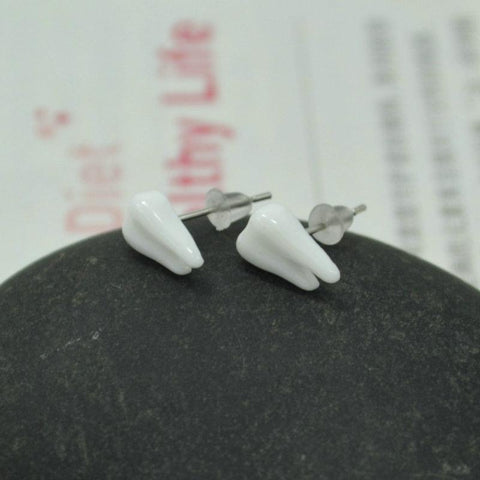 Luxurious Pearly Teeth Stud Earrings