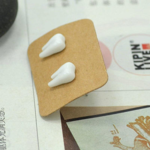 Luxurious Pearly Teeth Stud Earrings