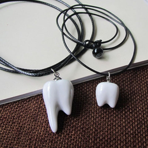 Pearly Teeth Leather Necklace